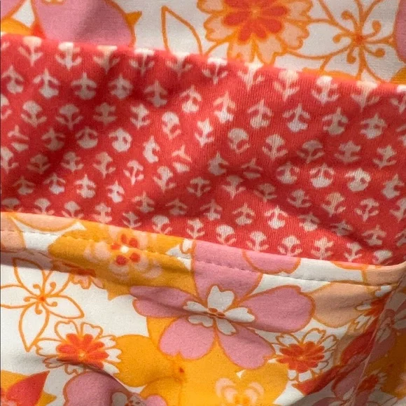 Cabana Life Floral Wrap Romper Large NWT - Picture 5 of 6